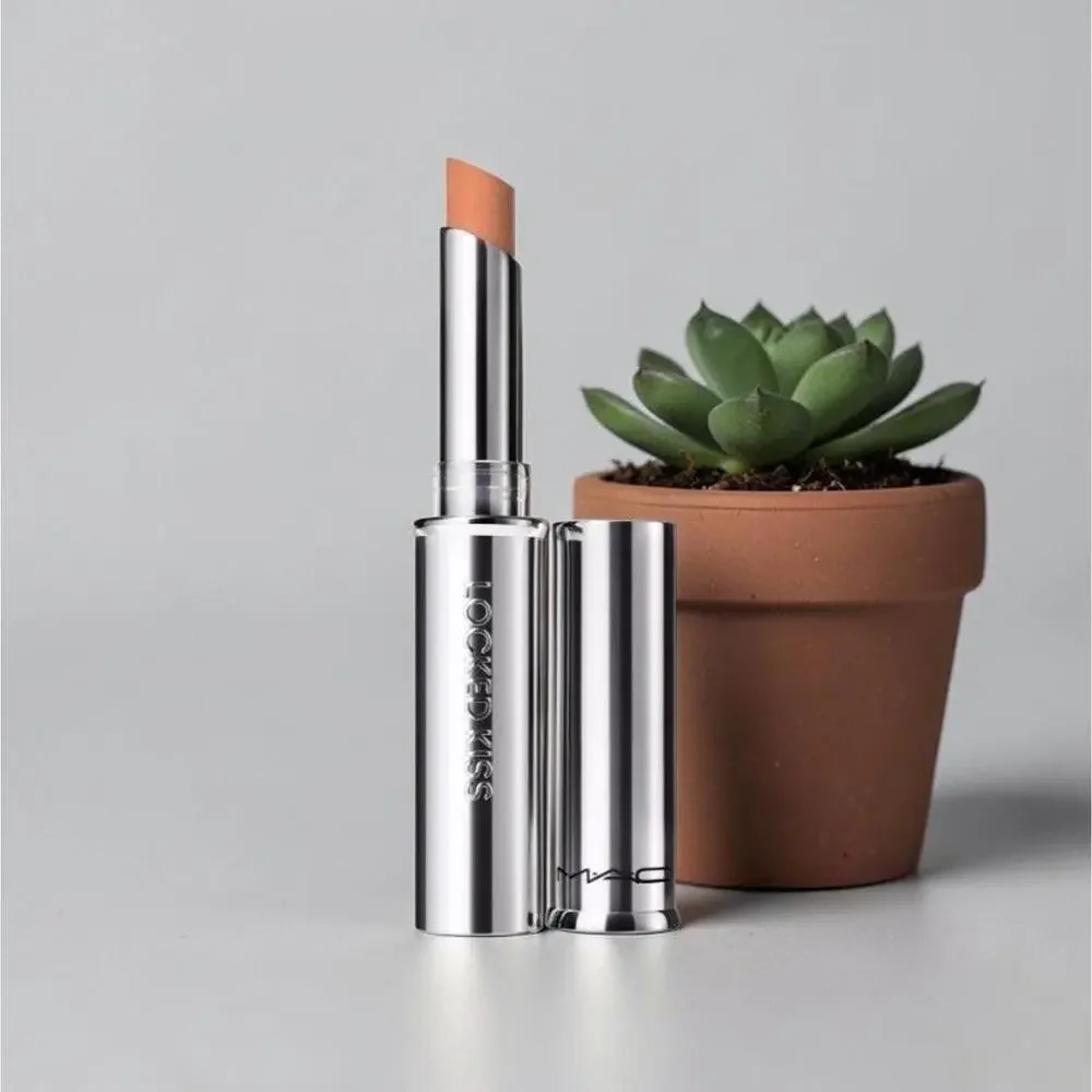 MAC Locked Kiss 24hr Lipstick 99 - Teaser